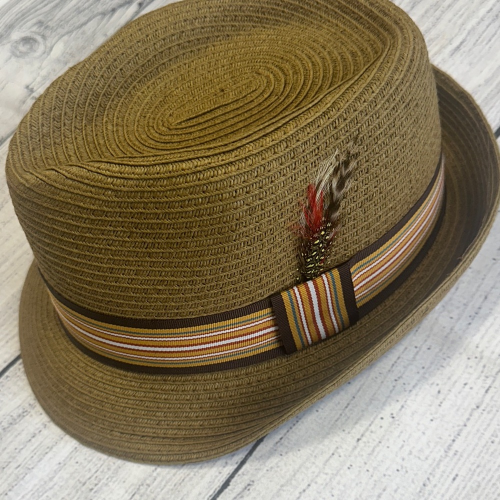 Mens Henchel Hat Co. USA Sz Large Straw Fedora with Feather Accent